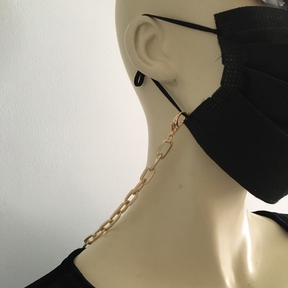 Gold toned mask chain with clasps - Picture 4 of 4